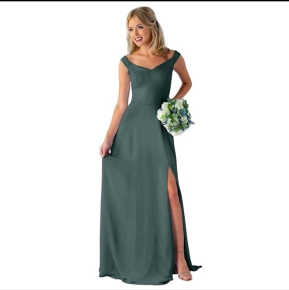 Elegant Green Off-Shoulder Prom/Bridesmaid Dress & Free Shawl .Retails For $500+ - Picture 1 of 6
